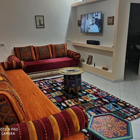 Appartement Julia Au Centre Ville Agadir Dans Residence Borj Dalat Екстериор снимка